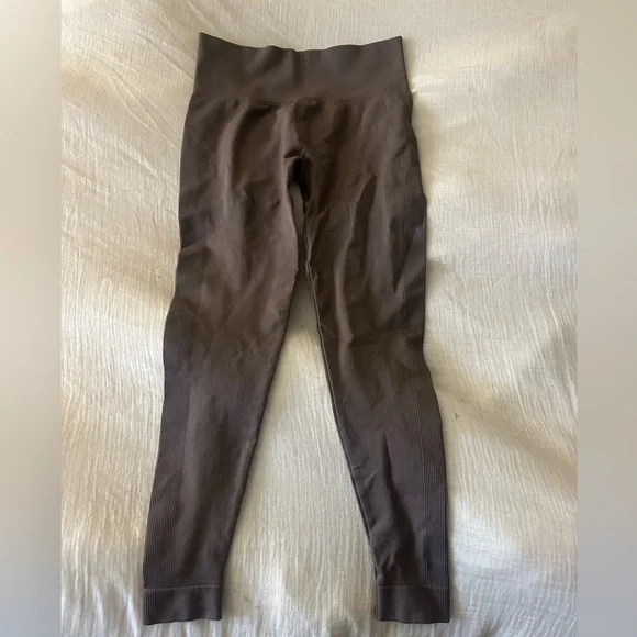 SET ACTIVE Sculptflex Leggings in Pepper (Light Chocolate Brown) - Size Medium - Picture 4 of 7